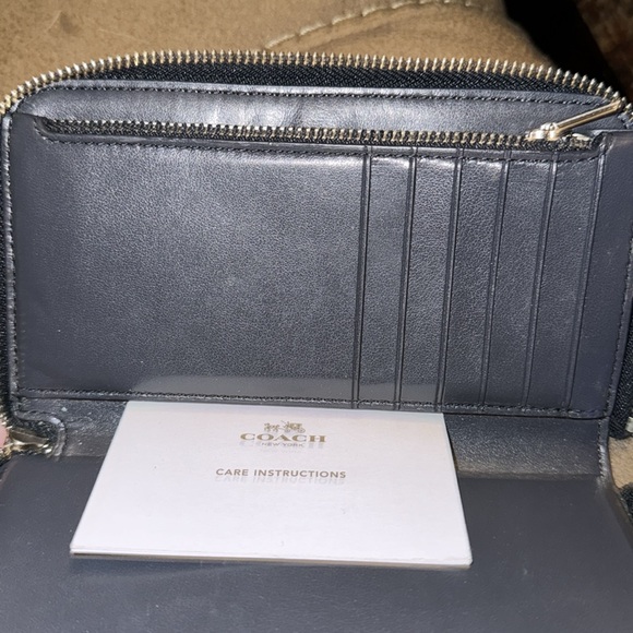 🚫🚫🏵 2️⃣ THIS IS FOR RECECCA ONLY🚫🚫for one price!!!!Coach wallet/wristlet 😜 - Picture 10 of 11